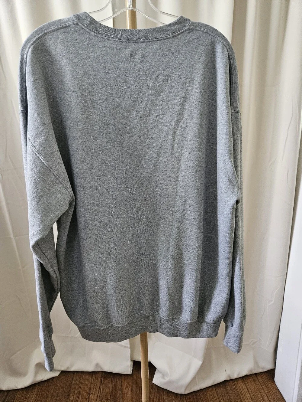 Athletic Gray Sequin Paw Print Sweatshirt Size XL - Picture 4 of 5